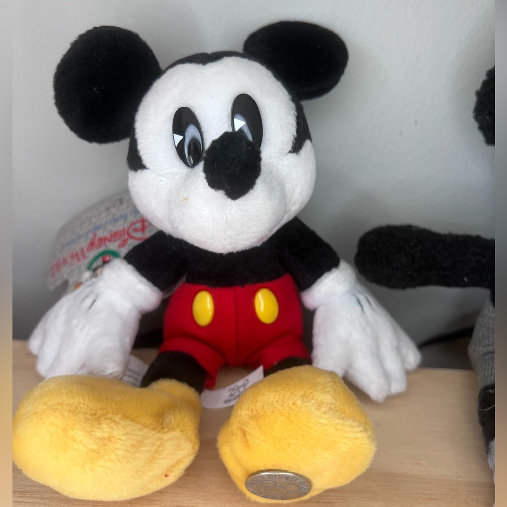 NWT Vintage 2000 official Disney parks pie-eyed Mickey stuffed animal.